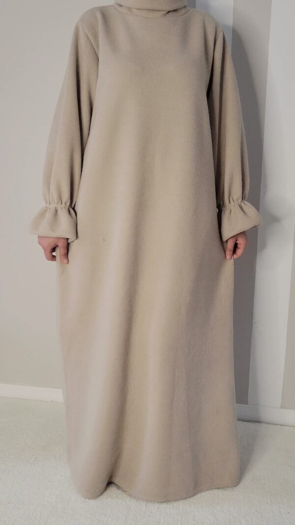 Abaya en laine manches tulipe - abaya d'hiver beige