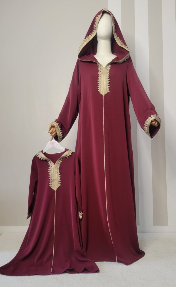 Abaya / robe traditionnelle avec broderie mère fille