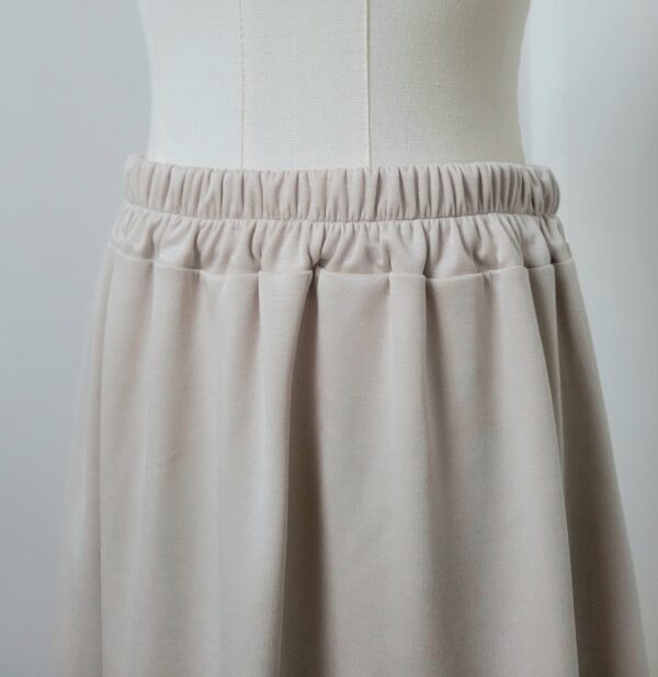 Ensemble jupe et haut zip au col beige