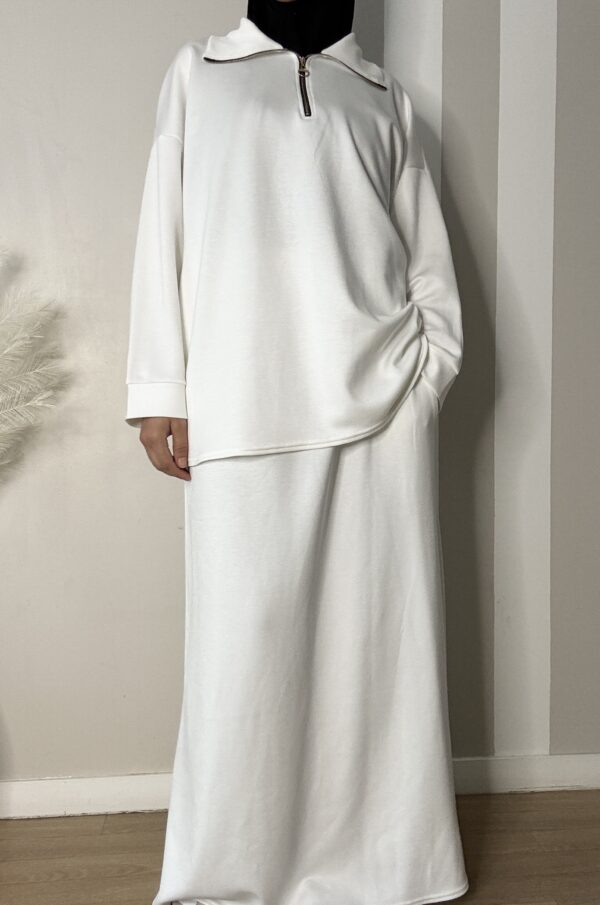 Ensemble jupe et haut zip au col blanc