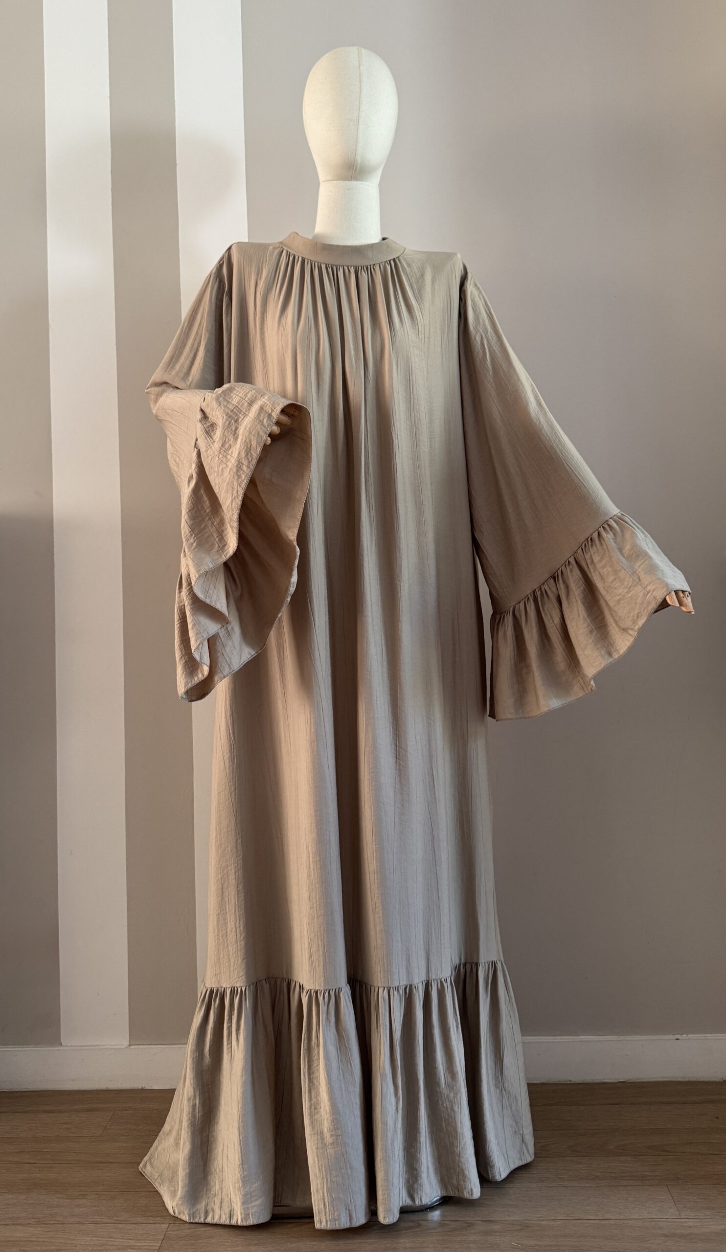 Abaya manches éventail en viscose