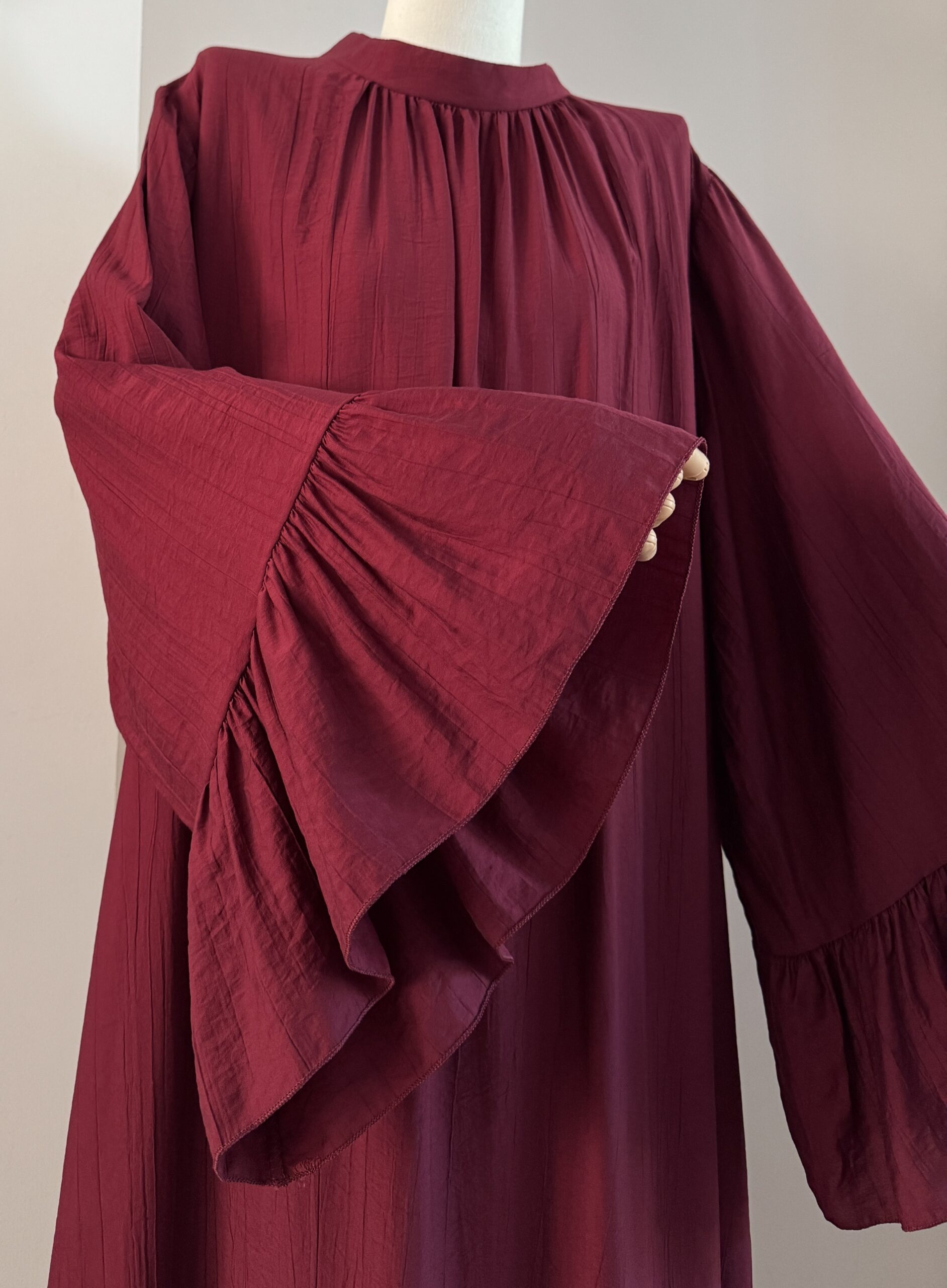 Abaya manches éventail en viscose