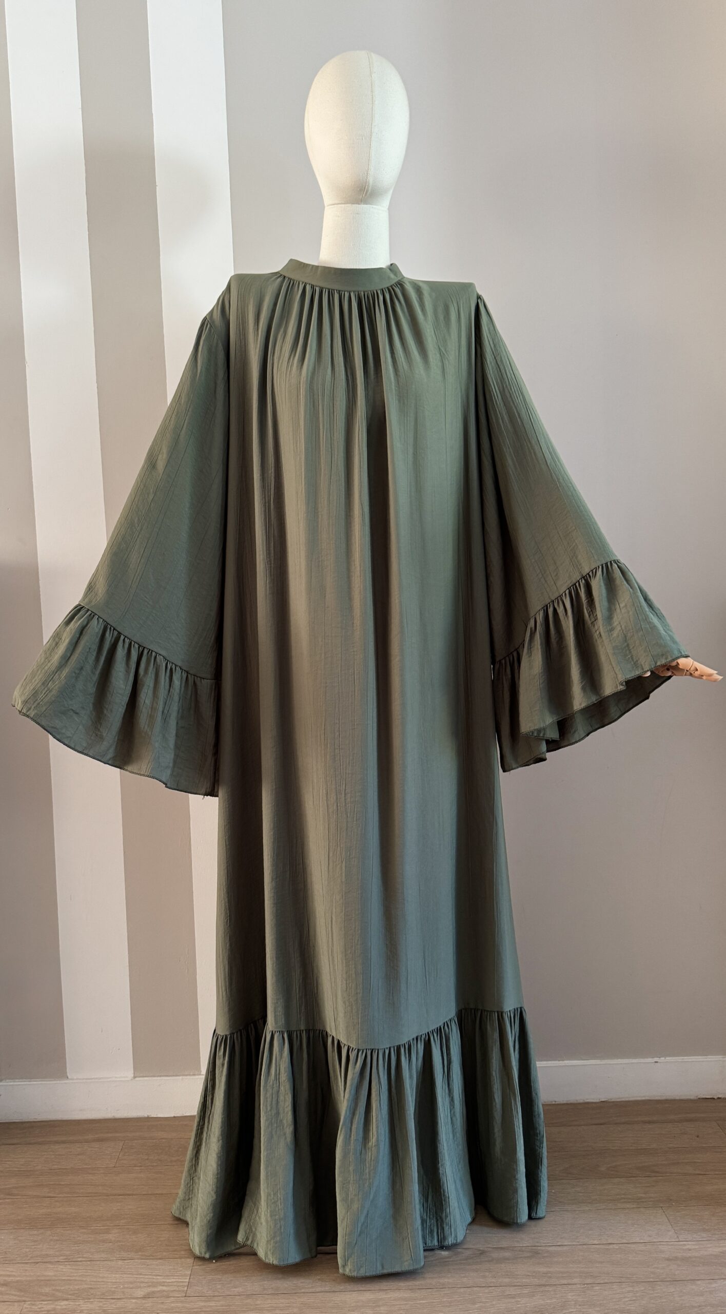 Abaya manches éventail en viscose