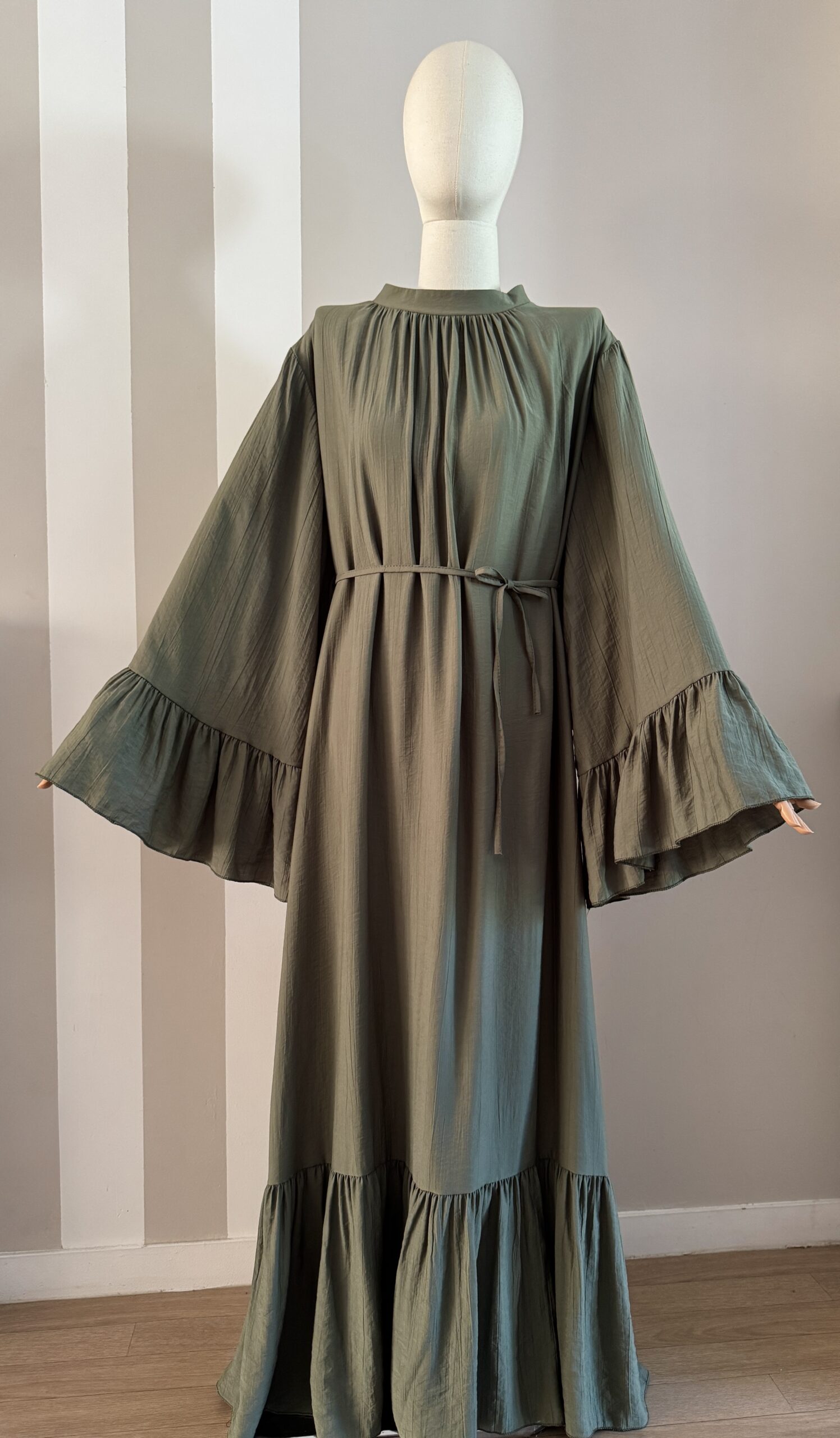 Abaya manches éventail en viscose